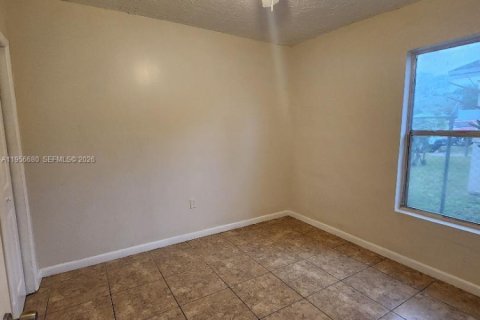 Commercial property in Fort Lauderdale, Florida 182 sq.m. № 2010833 - photo 2