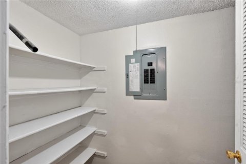 Condo in Orlando, Florida, 1 bedroom № 2226656 - photo 14