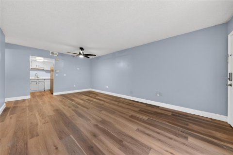 Condo in Orlando, Florida, 1 bedroom № 2226656 - photo 5