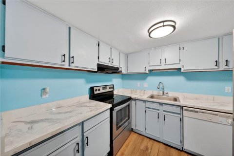 Condo in Orlando, Florida, 1 bedroom № 2226656 - photo 12