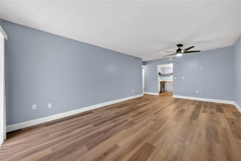 Condo in Orlando, Florida, 1 bedroom № 2226656 - photo 4