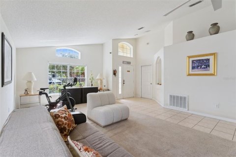 Villa ou maison à vendre à Kissimmee, Floride: 4 chambres, 180.23 m2 № 2215370 - photo 4