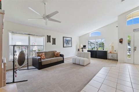 Villa ou maison à vendre à Kissimmee, Floride: 4 chambres, 180.23 m2 № 2215370 - photo 5