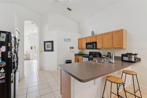 Villa ou maison à vendre à Kissimmee, Floride: 4 chambres, 180.23 m2 № 2215370 - photo 10