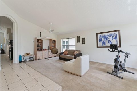 Villa ou maison à vendre à Kissimmee, Floride: 4 chambres, 180.23 m2 № 2215370 - photo 6