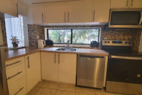 Condominio en alquiler en Sunny Isles Beach, Florida, 1 dormitorio, 71.26 m2 № 1974509 - foto 12