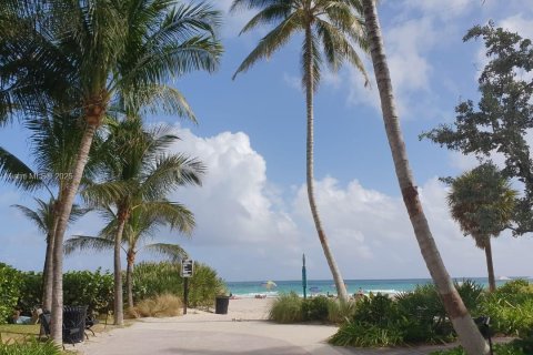 Condominio en alquiler en Sunny Isles Beach, Florida, 1 dormitorio, 71.26 m2 № 1974509 - foto 5