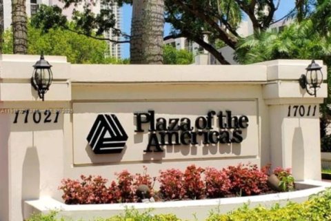 Condominio en alquiler en Sunny Isles Beach, Florida, 1 dormitorio, 71.26 m2 № 1974509 - foto 2