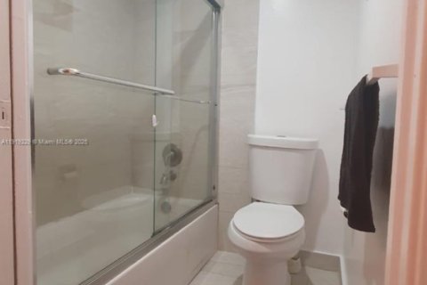 Condominio en alquiler en Sunny Isles Beach, Florida, 1 dormitorio, 71.26 m2 № 1974509 - foto 16