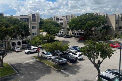 Copropriété à louer à Miami, Floride: 2 chambres, 74.69 m2 № 1981762 - photo 3