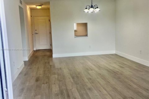 Copropriété à louer à Miami, Floride: 2 chambres, 74.69 m2 № 1981762 - photo 8