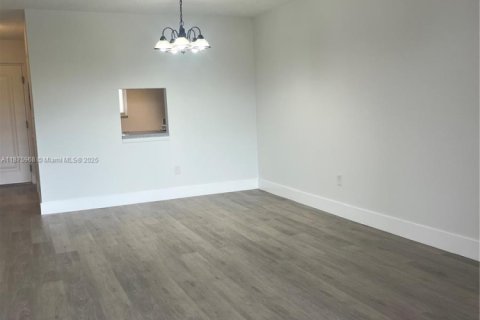 Copropriété à louer à Miami, Floride: 2 chambres, 74.69 m2 № 1981762 - photo 6