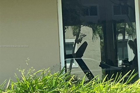 Copropriété à louer à Miami, Floride: 2 chambres, 74.69 m2 № 1981762 - photo 13