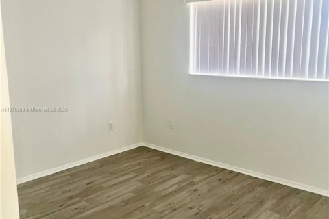 Copropriété à louer à Miami, Floride: 2 chambres, 74.69 m2 № 1981762 - photo 11