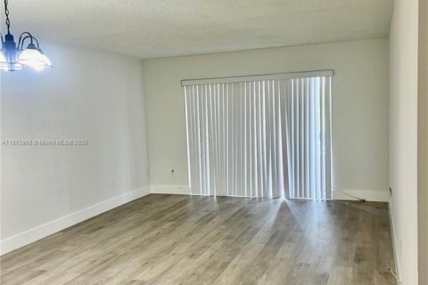 Copropriété à louer à Miami, Floride: 2 chambres, 74.69 m2 № 1981762 - photo 5