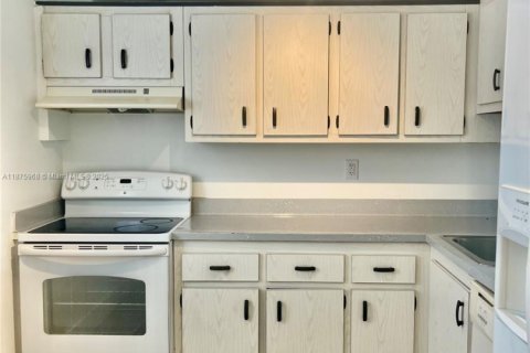 Copropriété à louer à Miami, Floride: 2 chambres, 74.69 m2 № 1981762 - photo 7