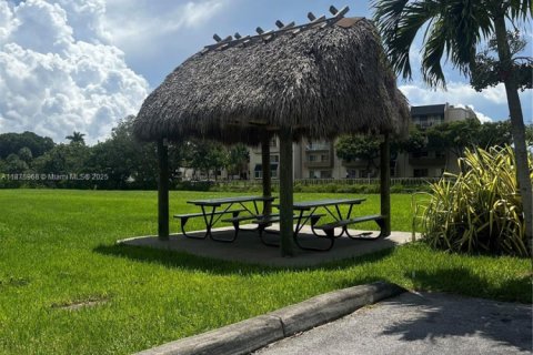 Copropriété à louer à Miami, Floride: 2 chambres, 74.69 m2 № 1981762 - photo 15