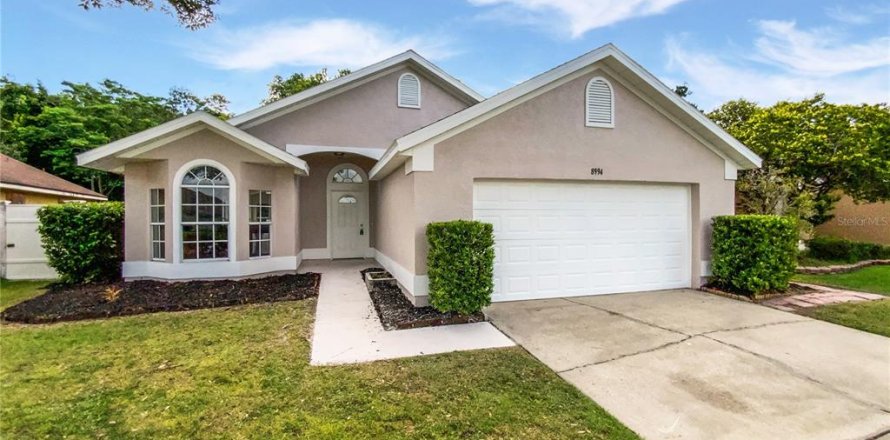 House in Orlando, Florida 3 bedrooms, 138.89 sq.m. № 1795204