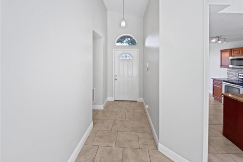 House in Orlando, Florida 3 bedrooms, 138.89 sq.m. № 1795204 - photo 11