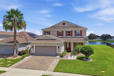 House in Orlando, Florida 4 bedrooms, 243.78 sq.m. № 2324274 - photo 3