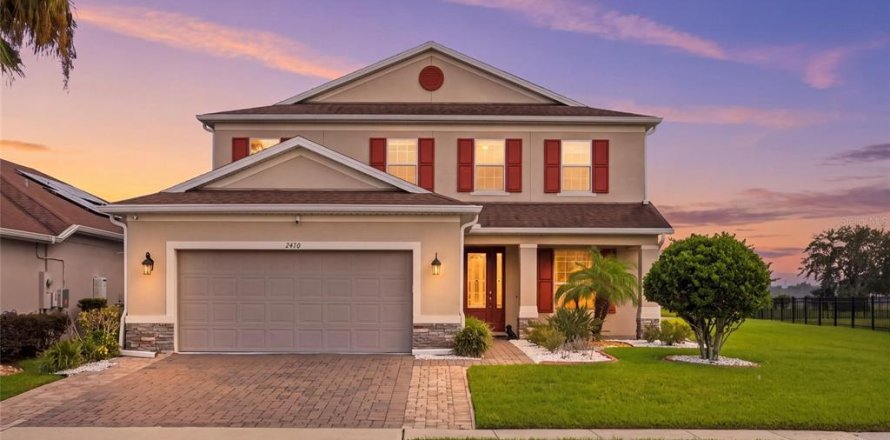 House in Orlando, Florida 4 bedrooms, 243.78 sq.m. № 2324274