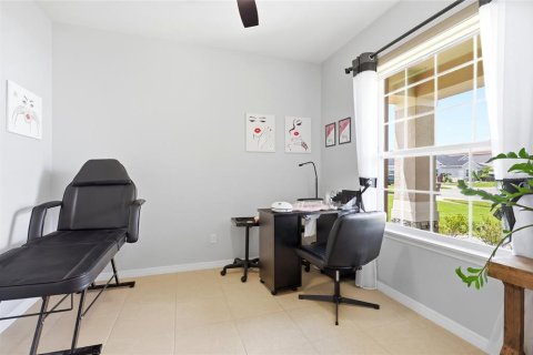 House in Orlando, Florida 4 bedrooms, 243.78 sq.m. № 2324274 - photo 12