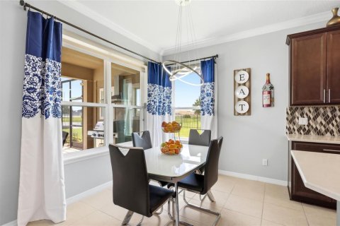 House in Orlando, Florida 4 bedrooms, 243.78 sq.m. № 2324274 - photo 24