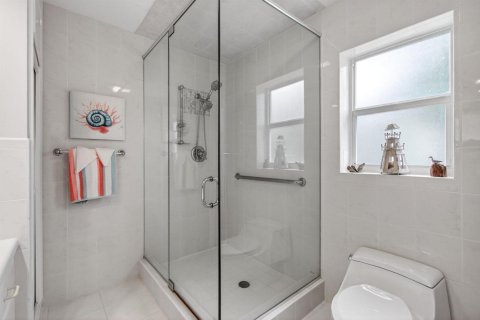 Condo in Highland Beach, Florida, 2 bedrooms  № 2421108 - photo 3