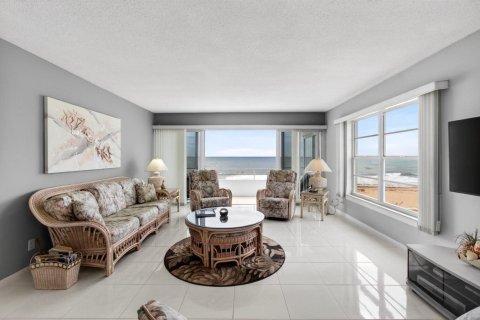 Condo in Highland Beach, Florida, 2 bedrooms  № 2421108 - photo 17