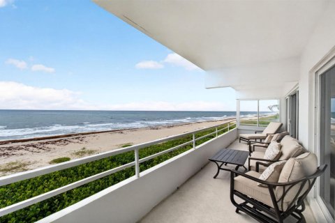 Condo in Highland Beach, Florida, 2 bedrooms  № 2421108 - photo 14
