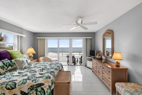 Condo in Highland Beach, Florida, 2 bedrooms  № 2421108 - photo 27