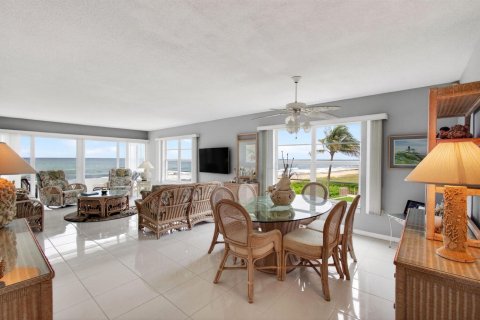 Condo in Highland Beach, Florida, 2 bedrooms  № 2421108