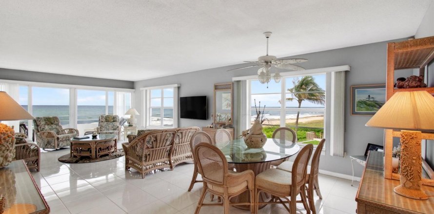 Condo in Highland Beach, Florida, 2 bedrooms  № 2421108