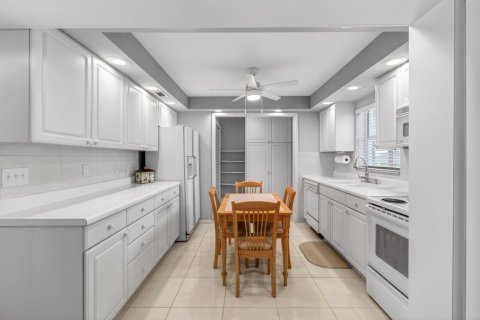 Condo in Highland Beach, Florida, 2 bedrooms  № 2421108 - photo 21