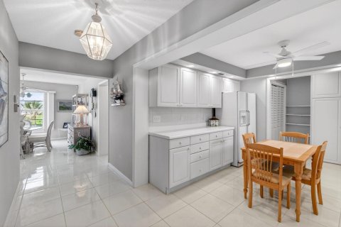 Condo in Highland Beach, Florida, 2 bedrooms  № 2421108 - photo 24