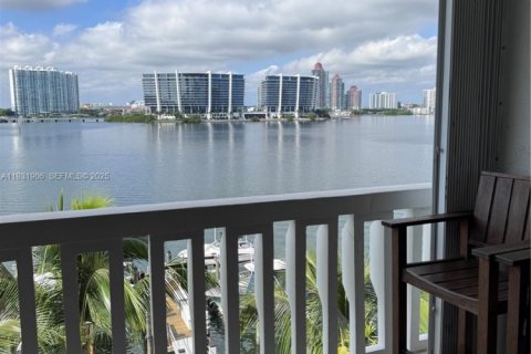 Снять в аренду кондоминиум в Санни-Айлс-Бич, Флорида 2 спальни, 97.55м2, № 1990394 - фото 7