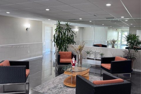 Снять в аренду кондоминиум в Санни-Айлс-Бич, Флорида 2 спальни, 97.55м2, № 1990394 - фото 3