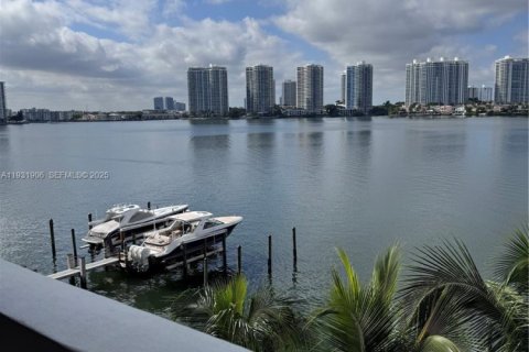 Снять в аренду кондоминиум в Санни-Айлс-Бич, Флорида 2 спальни, 97.55м2, № 1990394 - фото 6