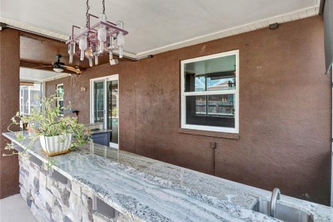 Casa en venta en Brandon, Florida, 4 dormitorios, 205.31 m2 № 2303282 - foto 13