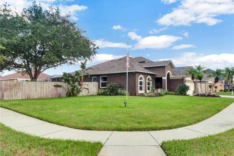 Casa en venta en Brandon, Florida, 4 dormitorios, 205.31 m2 № 2303282 - foto 3