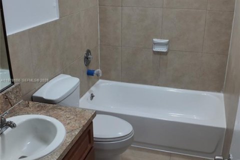 Apartment in Cutler Bay, Florida 2 bedrooms, 40372.35 sq.m. № 2044487 - photo 11