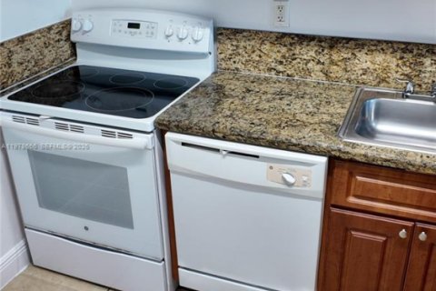 Apartment in Cutler Bay, Florida 2 bedrooms, 40372.35 sq.m. № 2044487 - photo 5