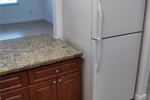 Apartment in Cutler Bay, Florida 2 bedrooms, 40372.35 sq.m. № 2044487 - photo 7