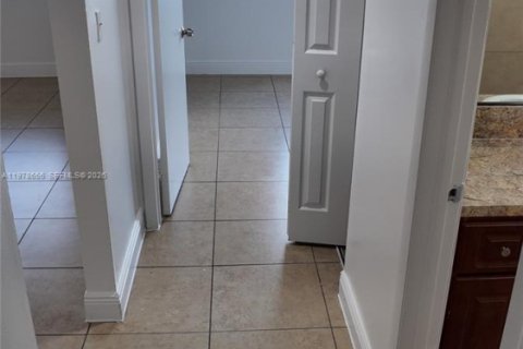 Apartment in Cutler Bay, Florida 2 bedrooms, 40372.35 sq.m. № 2044487 - photo 15