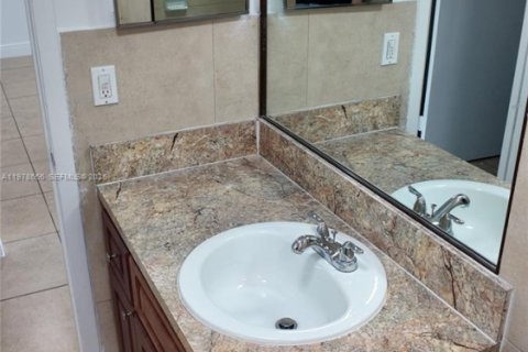 Apartment in Cutler Bay, Florida 2 bedrooms, 40372.35 sq.m. № 2044487 - photo 12