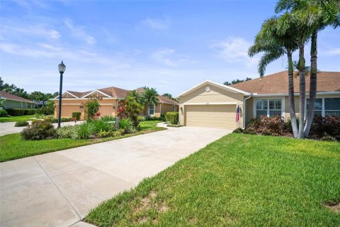 House in Bradenton, Florida 3 bedrooms, 172.05 sq.m. № 1919608 - photo 2