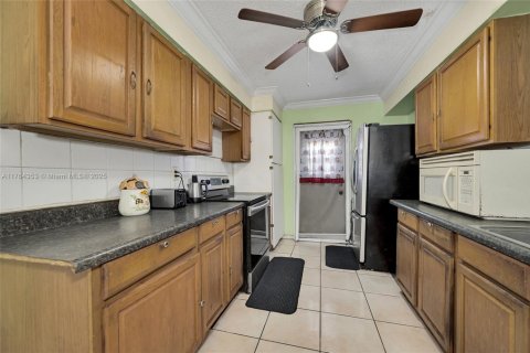 House in Margate, Florida 2 bedrooms, 105.35 sq.m. № 1697098 - photo 14