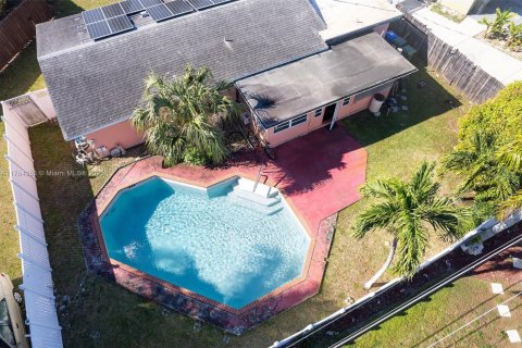 House in Margate, Florida 2 bedrooms, 105.35 sq.m. № 1697098 - photo 24