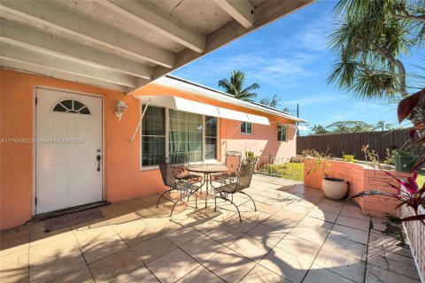 House in Margate, Florida 2 bedrooms, 105.35 sq.m. № 1697098 - photo 3