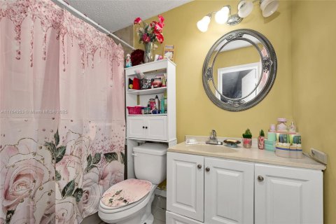 House in Margate, Florida 2 bedrooms, 105.35 sq.m. № 1697098 - photo 20